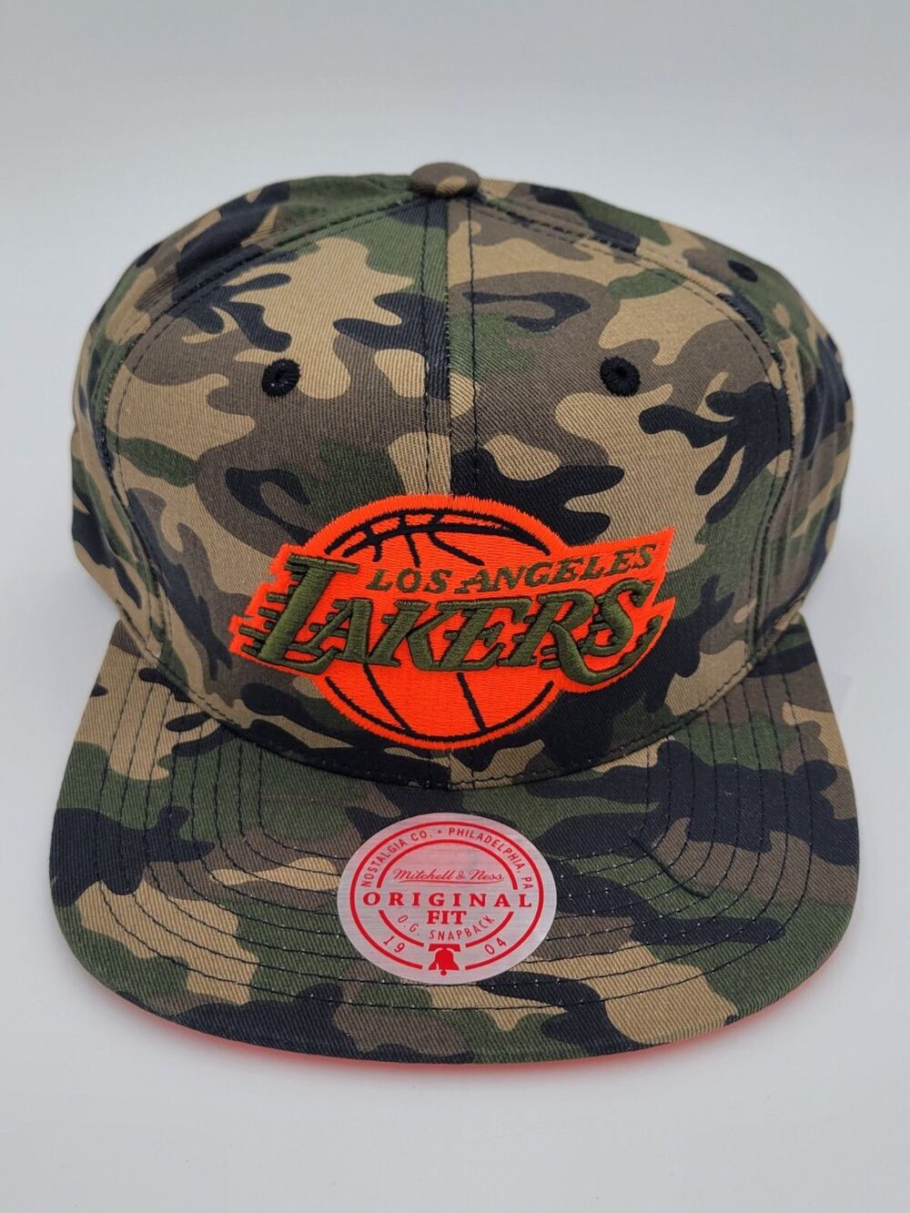 Los Angeles Lakers Mitchell & Ness Camo Neon SnapBack Hat Cap NEW - Picture 2 of 5